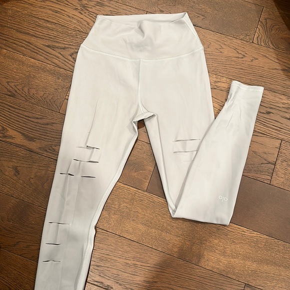 ALO High-Waist Ripped Warrior Legging, Gray. NWOT. - Picture 1 of 3